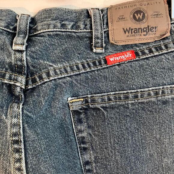 Wrangler Dark Wash Denim 5 Pocket Jeans - Picture 4 of 5